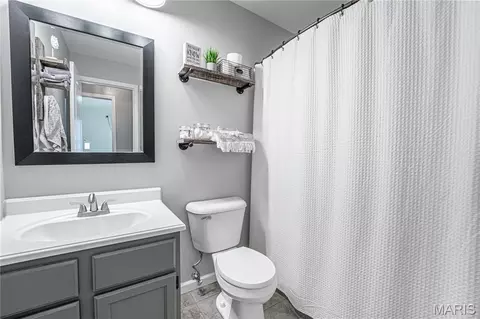 Bath - 1962 Birchwood Dr, Barnhart, MO 63012 photo 2 of 2