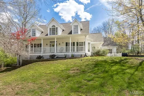 136 Crescent Bluff Dr, Eureka, MO 63025