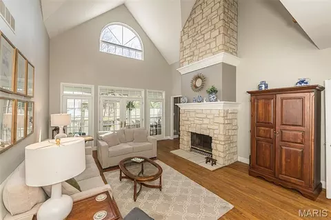 Living - 136 Crescent Bluff Dr, Eureka, MO 63025 photo 3 of 8
