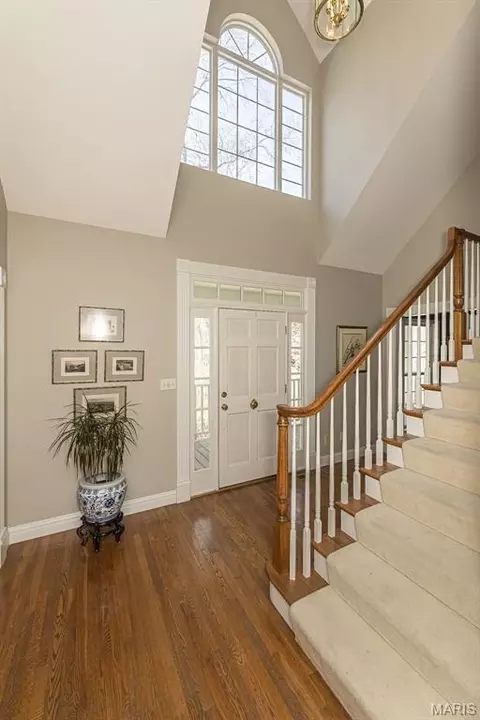 Entry Way - 136 Crescent Bluff Dr, Eureka, MO 63025 photo 2 of 3
