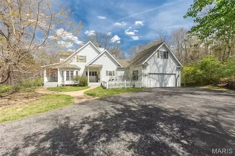 Exterior - 136 Crescent Bluff Dr, Eureka, MO 63025 photo 5 of 13