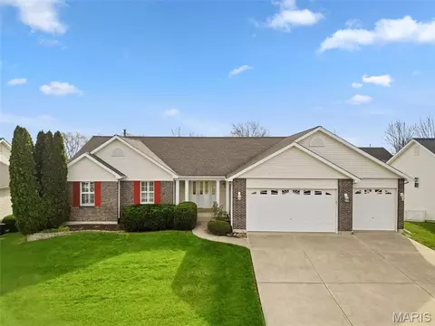 1466 Soaring Eagle Dr, O'fallon, MO 63366