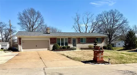 3118 Milissa Ln, Saint Louis, MO 63125