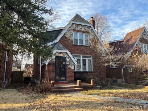 5532 Rosa Ave, Saint Louis, MO 63109