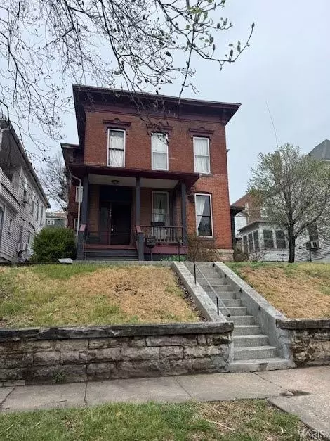 918 Center St, Hannibal, MO 63401