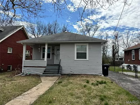 7504 Trenton, University City, MO 63130