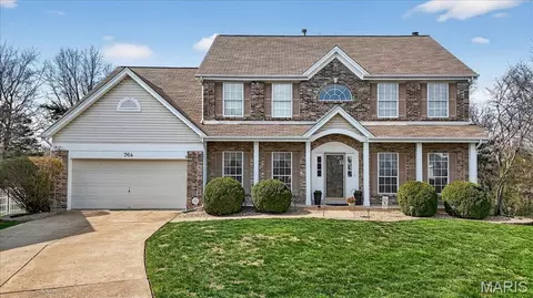 764 Charleston Oaks Dr, Ballwin, MO 63021