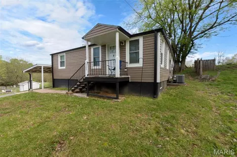 1700 New Madrid, Cape Girardeau, MO 63701