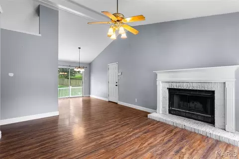 Living - 16118 Castlerea Blvd, Ellisville, MO 63021 photo 2 of 3