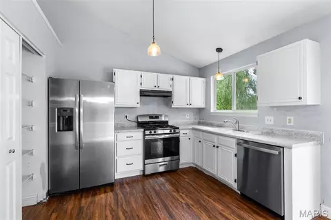 Kitchen - 16118 Castlerea Blvd, Ellisville, MO 63021 photo 1 of 1
