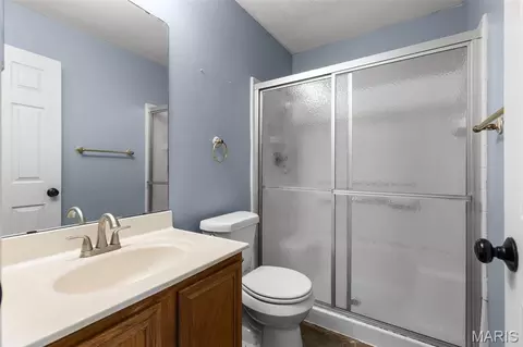 Bath - 16118 Castlerea Blvd, Ellisville, MO 63021 photo 1 of 2