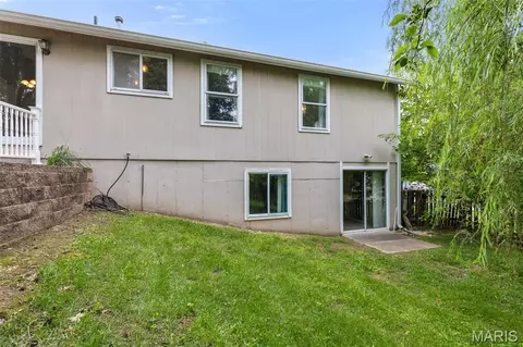 Exterior - 16118 Castlerea Blvd, Ellisville, MO 63021 photo 3 of 6