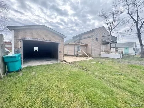 Exterior - 111 E Vine St, Sullivan, MO 63080 photo 2 of 4