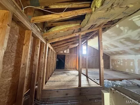 Entry Way - 111 E Vine St, Sullivan, MO 63080 photo 2 of 3
