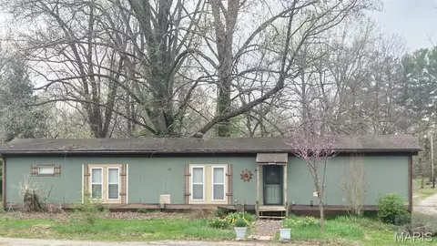 13 Bittersweet Dr, Glen Carbon, IL 62034