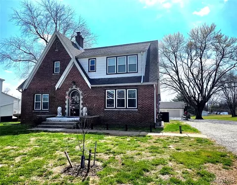 925 Lehmen Dr, Chester, IL 62233