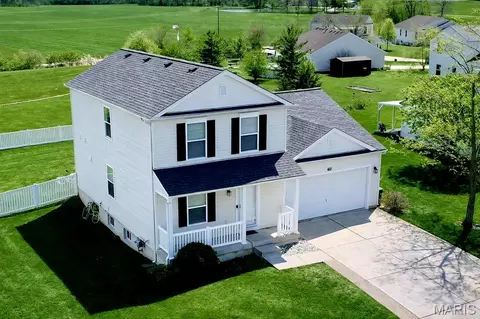 460 Creek Bend Dr, Moscow Mills, MO 63362