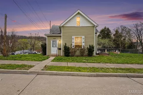 422 N 1st St, Pacific, MO 63069