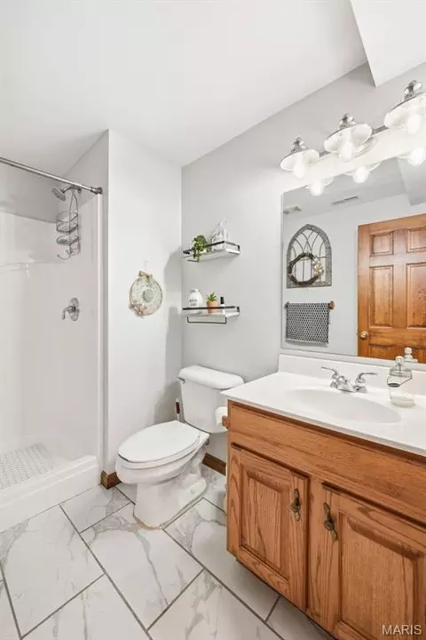 Bath - 724 River Trails Rd, Union, MO 63084 photo 6 of 7