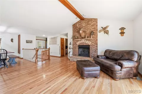 Living - 724 River Trails Rd, Union, MO 63084 photo 3 of 3