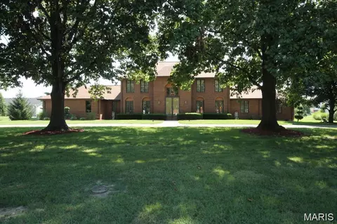 540 N Railway St, Mascoutah, IL 62258