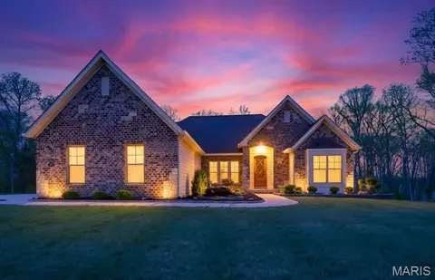 150 Delcreek Estates Dr, Foristell, MO 63348