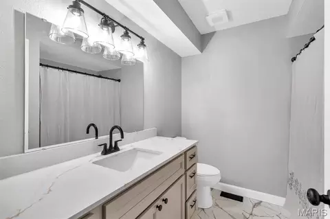 Bath - 1678 Elizabeth Dr, Arnold, MO 63010 photo 1 of 2