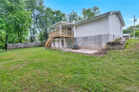 Exterior - 1678 Elizabeth Dr, Arnold, MO 63010 photo 8 of 9