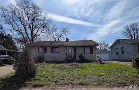 743 Saint Nicholas Dr, Cahokia, IL 62206