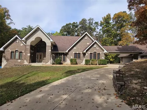 18517 Gredan Ct, Pacific, MO 63069