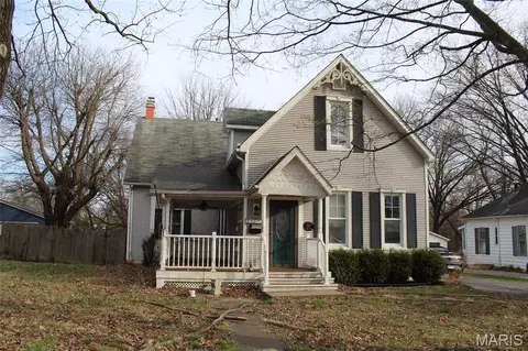2315 Brown St, Alton, IL 62002