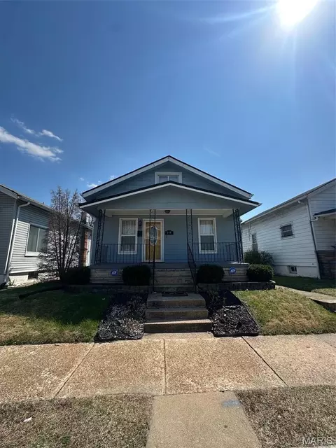 748 Ponce Ave, Saint Louis, MO 63147