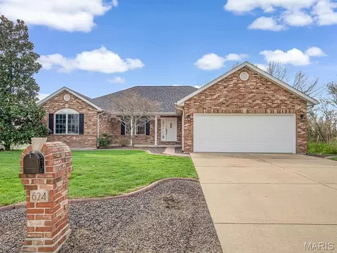 624 Katie Dr, Waterloo, IL 62298