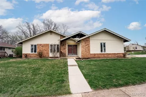 1308 Dautel Ln, Saint Louis, MO 63146