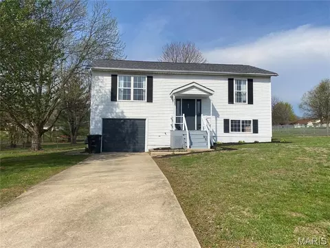 6252 Yellow Brick Rd, Washington, MO 63090