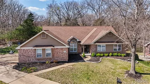 999 Timber Glen Ln, Ballwin, MO 63021
