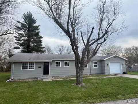 103 S 13th St, Bowling Green, MO 63334