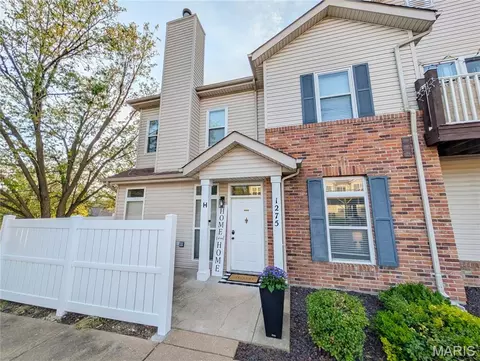 1275 Garden Circle Dr #H, Saint Louis, MO 63125