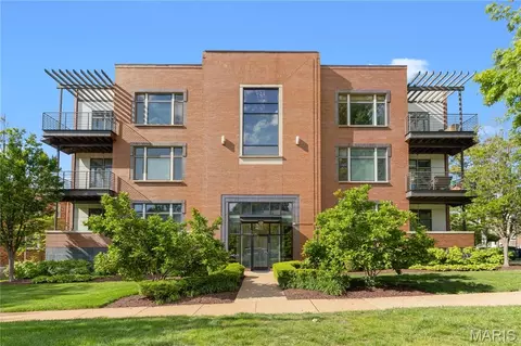 6615 Alamo Ave #1C, Clayton, MO 63105