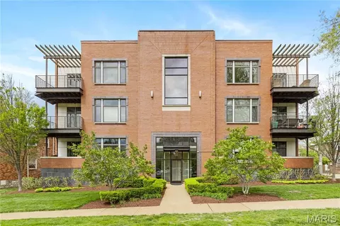 6615 Alamo Ave #1C, Clayton, MO 63105