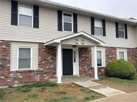 777 Highland Hill Dr #D, Saint Peters, MO 63376