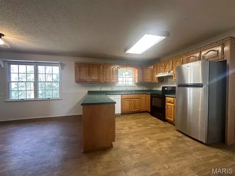 Kitchen - 17173 E Cedar Hills Dr, Dexter, MO 63841 photo 1 of 2