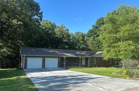 17173 E Cedar Hills Dr, Dexter, MO 63841