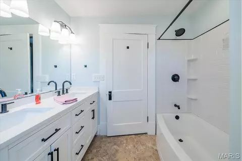 Bath - 514 E State St, Union, MO 63084 photo 2 of 3