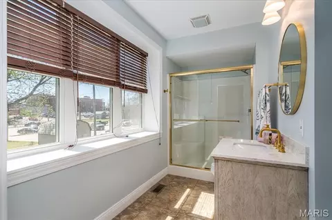 Bath - 514 E State St, Union, MO 63084 photo 1 of 3