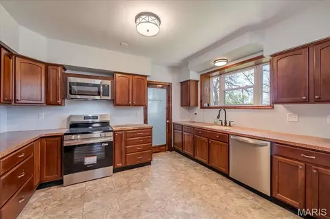 Kitchen - 514 E State St, Union, MO 63084 photo 1 of 3