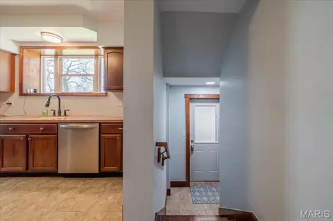 Entry Way - 514 E State St, Union, MO 63084 photo 3 of 6