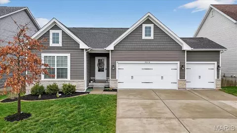 4014 Riverdell Dr, Wentzville, MO 63385
