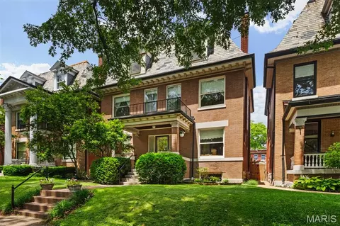 6157 Kingsbury Ave, Saint Louis, MO 63112