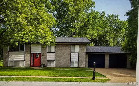 3375 Taylor Ave, Bridgeton, MO 63044